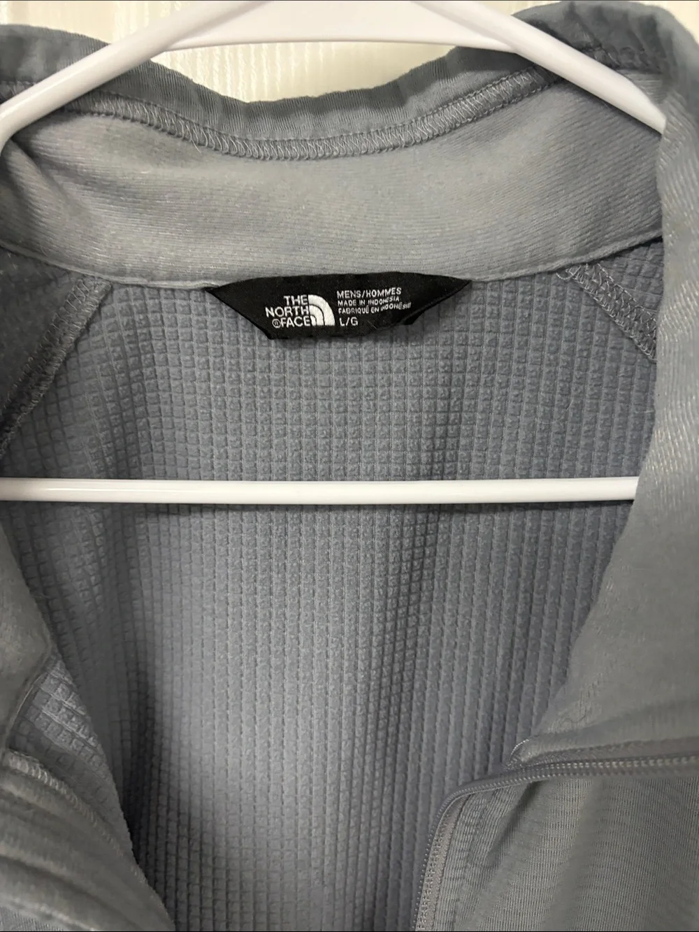 The North Face Light Gray Men’s Half-Zip Pullover